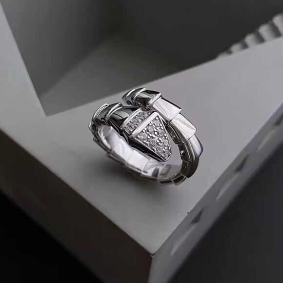 The Sparkling Serpent Ring in sterling silver and lab created diamonds sz 6.5 - Picture 7 of 13